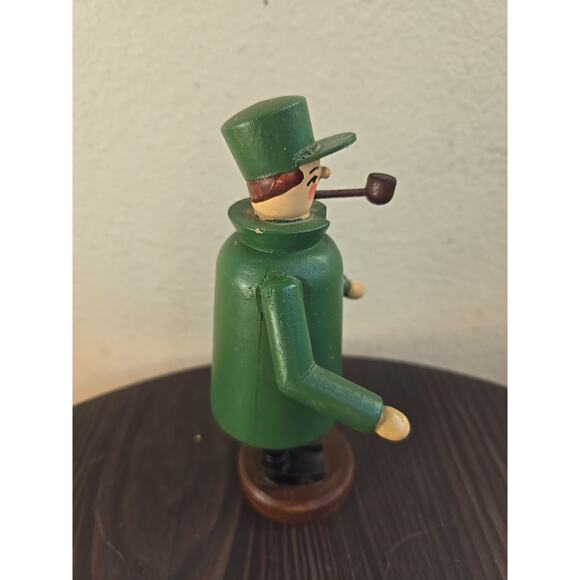 Vintage Wooden Smoker Raucher Hunter Seiffener Volkskunst 6" Tall - Picture 2 of 8